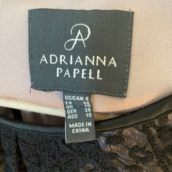 Lace sheath dress - Picture 5 of 7